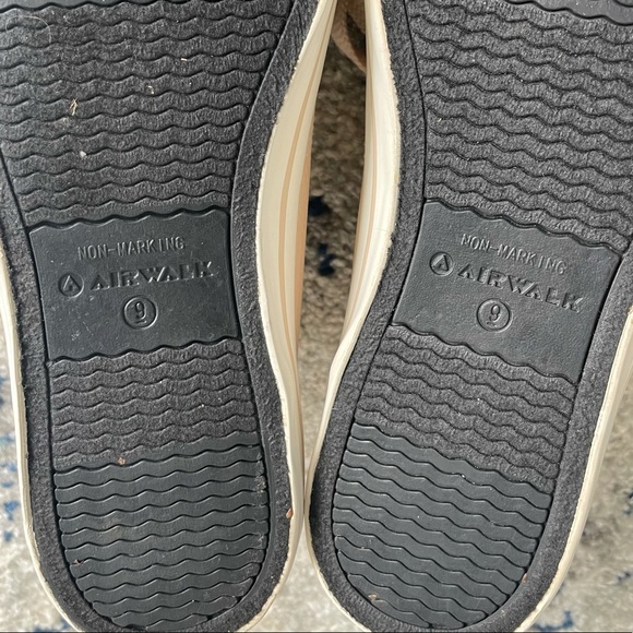 Airwalk peach faux leather sneakers - Picture 6 of 6